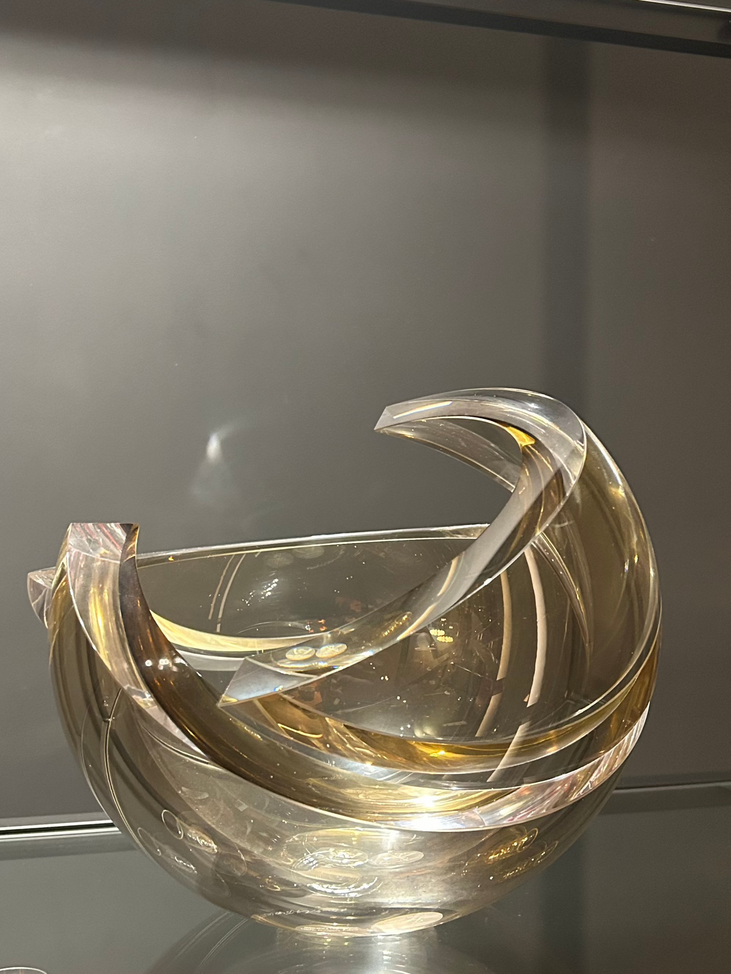 Armadillo Sphere - Champagne - Clear - Small - Country of Origin: Czeh Republic