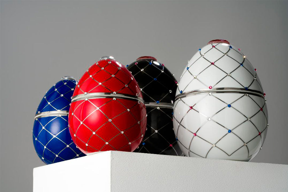 Red Egg with Silver Stripe - Bois de Russie - 220 g - Country of Origin: Italy