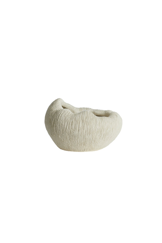 Denisa Decorative Vase in Cream – 34x28x21cm – Country of Origin : Netherlands