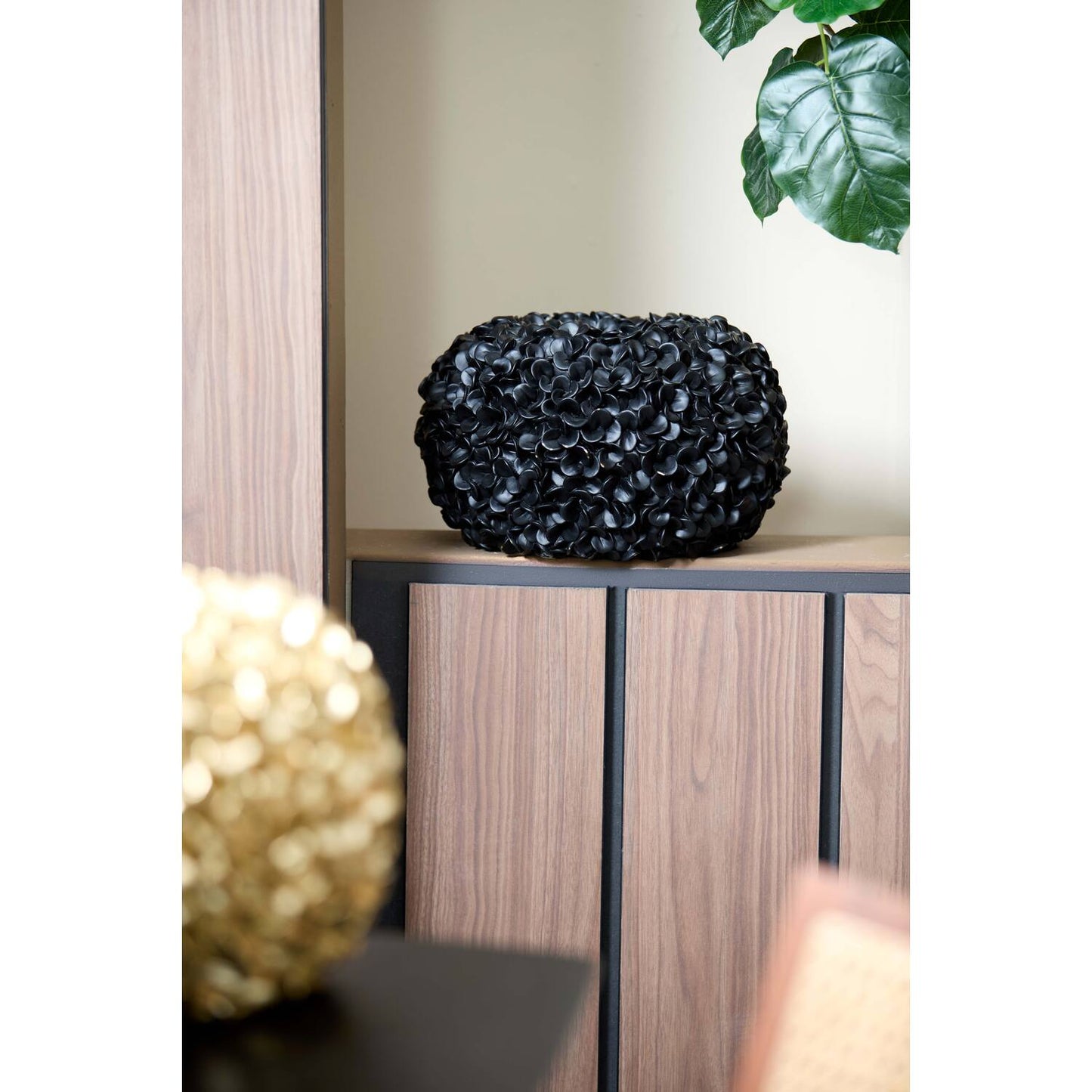 Phylia Decorative Vase in Matte Black – Ø38x23cm – Country of Origin : Netherlands
