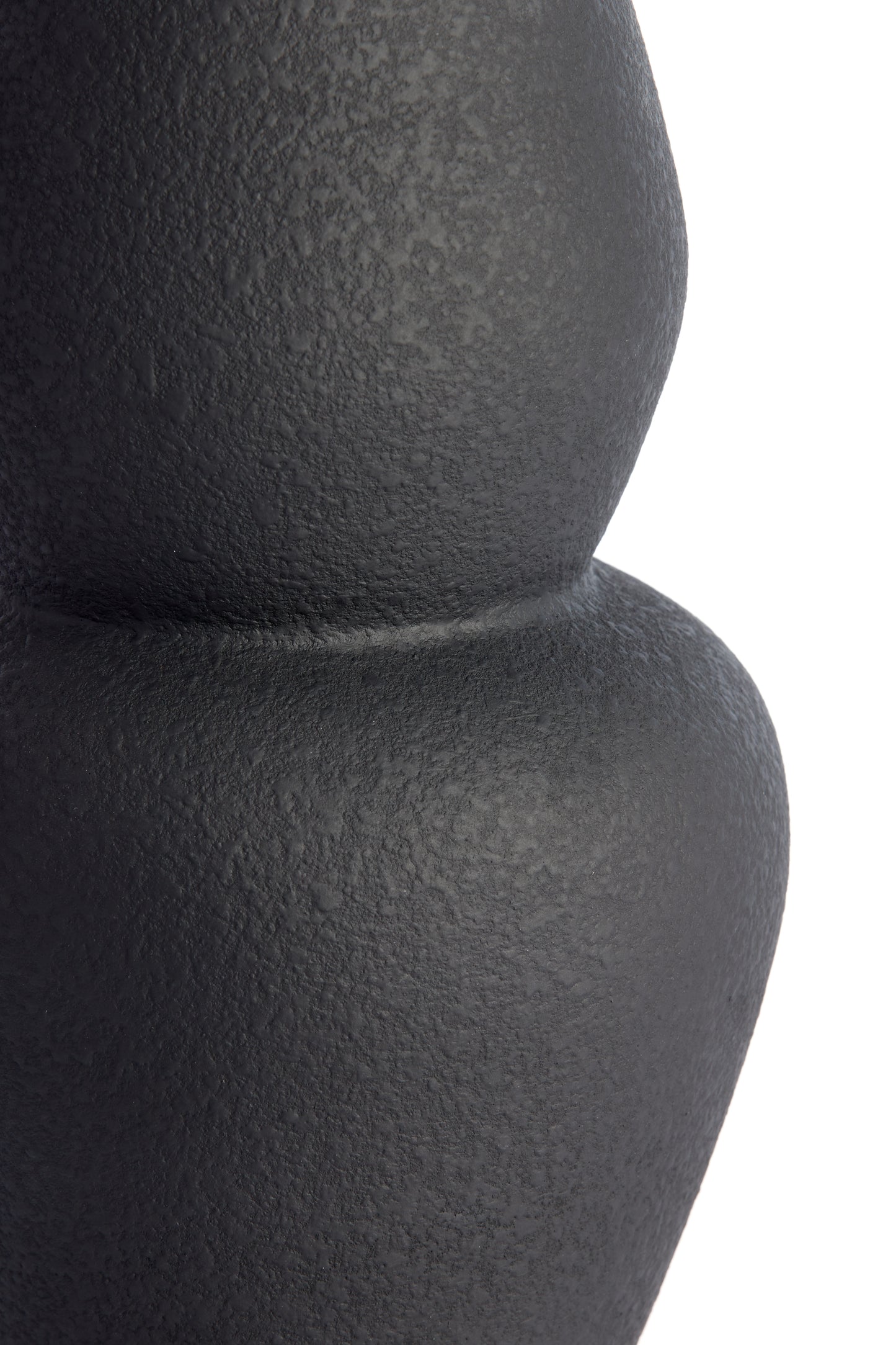Aram Vase in Balck - 19 x 46,5 cm - Country of Origin : Netherlands