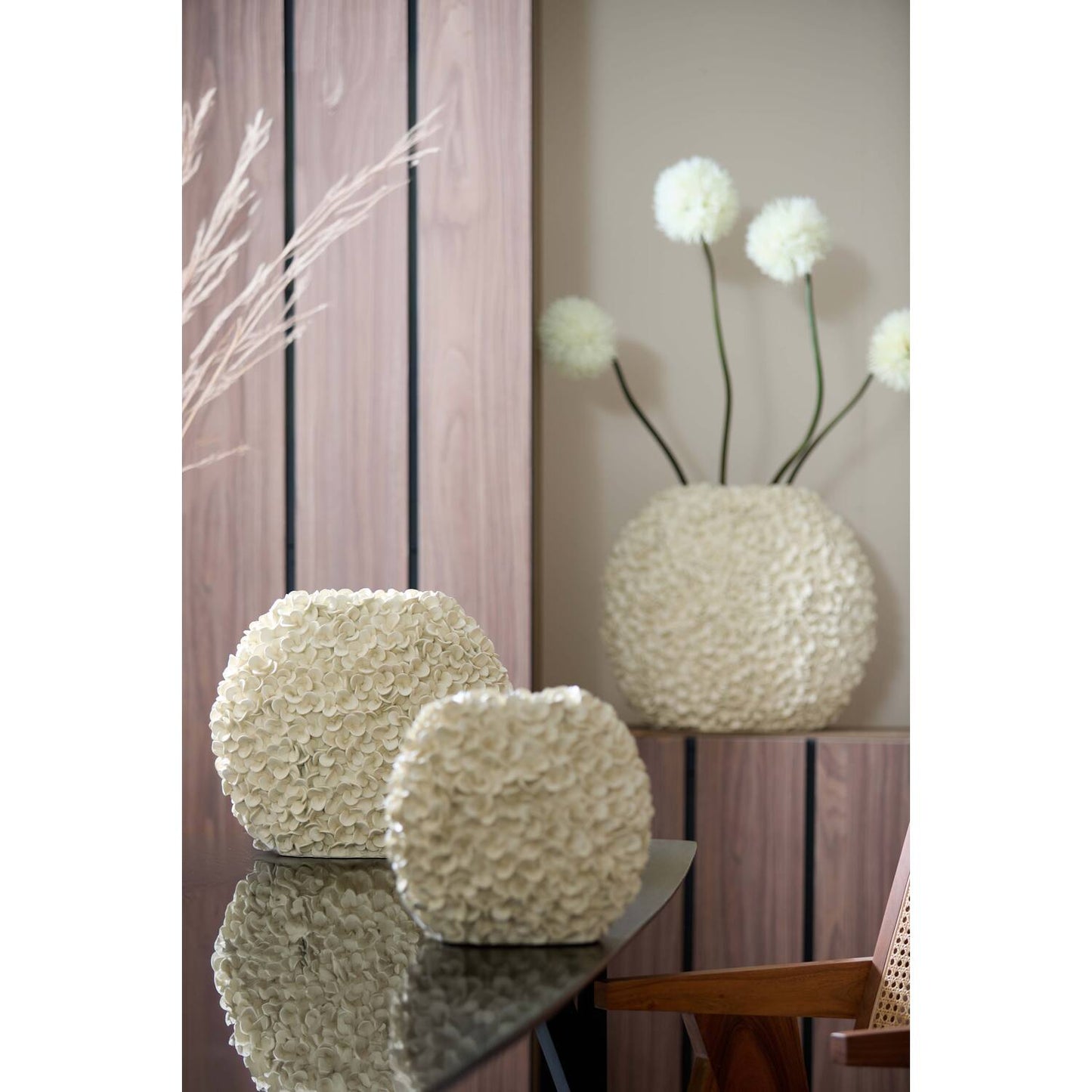 Phylia Decorative Vase in Cream – 44x20.5x38.5cm – Country of Origin : Netherlands